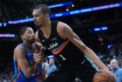 NBA-文班亚马两双凯尔登25分 马刺击败雷霆